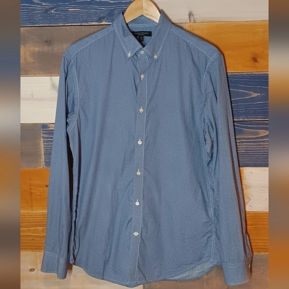 Banana Republic Soft Wash M dress shirt blue white